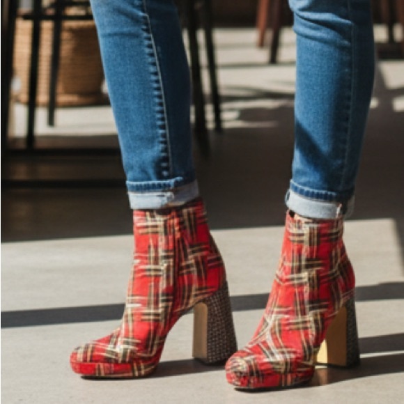 Betsy Johnson RAYLAN Plaid Platform Bootie Size 9 - Picture 2 of 15
